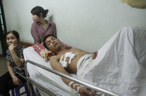 10h sáng nay, anh Đỗ Như Minh - một trong những nạn nhân của vụ cướp tiệm vàng Kiệm Huyền đã làm thủ tục để xuất viện